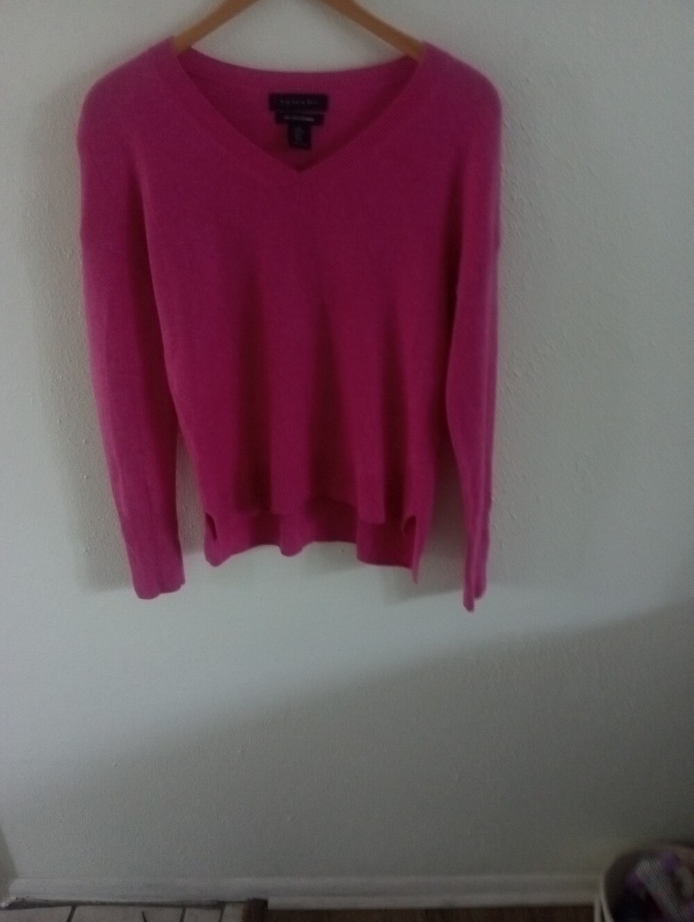 TAHARI 100% Cashmere Dusty Rose V-Neck Sweater | M - Picture 7 of 9